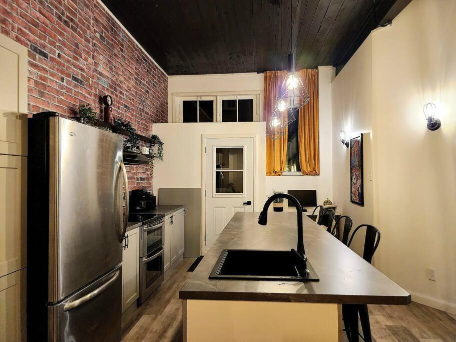 קוויבק סיטי Loft Style Industriel-Centre-Ville+Parking Gratuit חדר תמונה